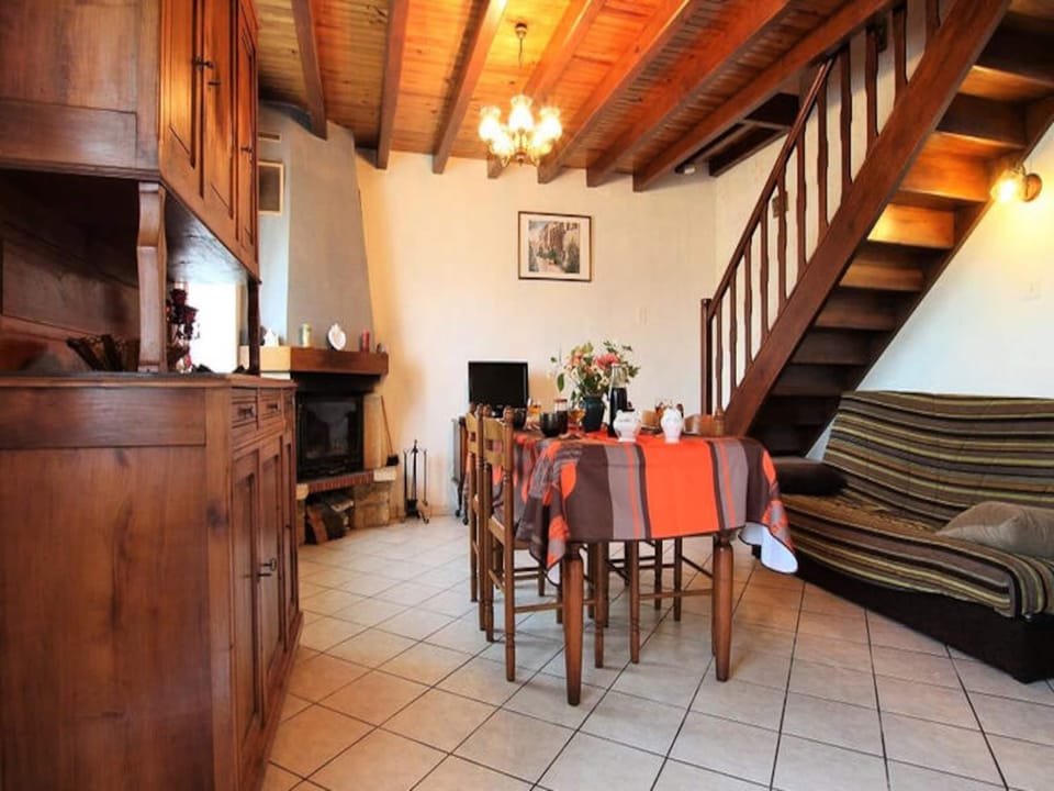 House 5 People Hotel in Auvergne-Rhône-Alpes