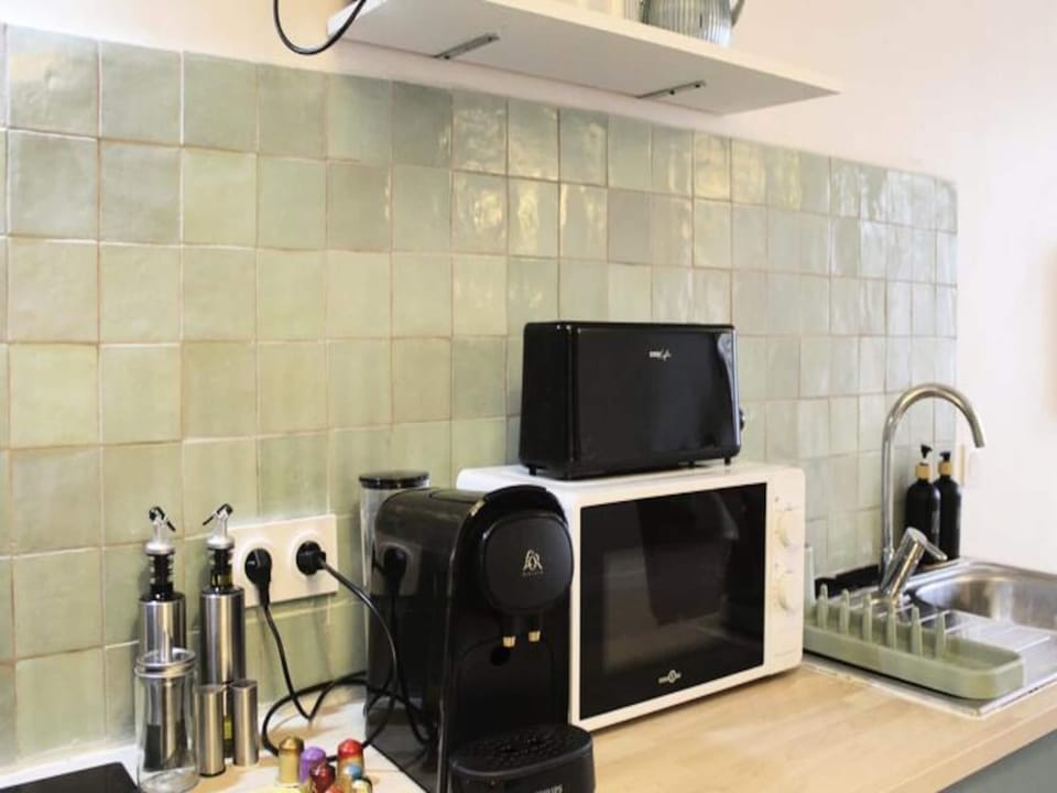 Houses  Villas for 4 People Hotel in Aubervilliers