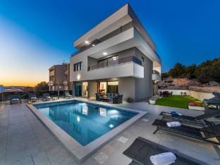 Villa Shaula -  Five Bedroom Holiday Home with Pool,Sauna and Gym Hotel in Šibenik