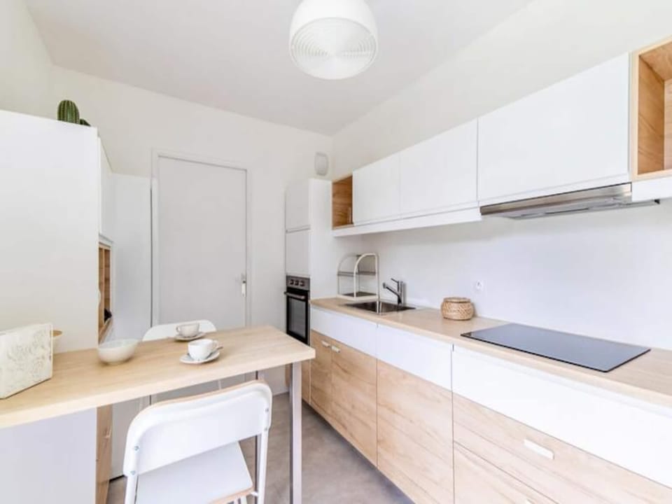 Apartments for 4 People Hotel in Caluire-et-Cuire
