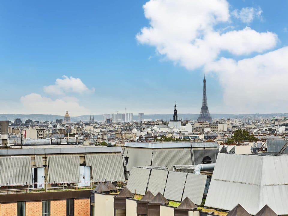 bedroom flat Centre de Paris - Eiffel Tower view Hotel in Paris