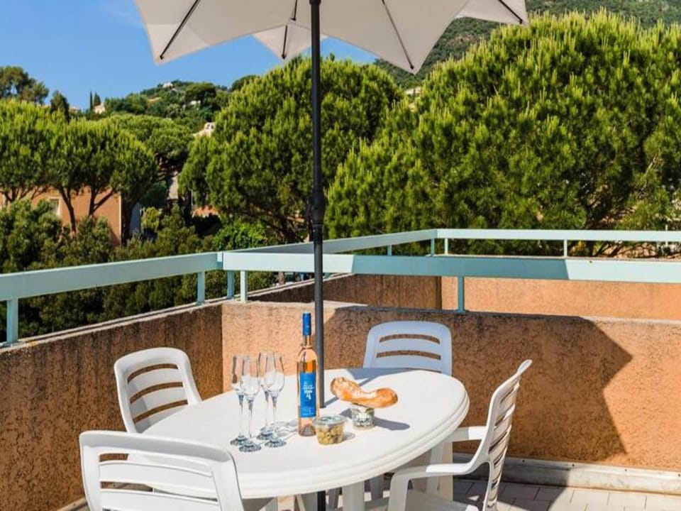 rooms 5 people Hotel in Cavalaire-sur-Mer