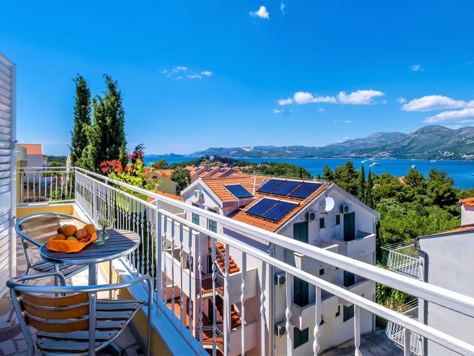 Castelletto - Superior Double Room with Balcony and Airport Transfer 8 Apartment in Cavtat