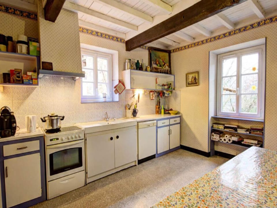 House 10 People Hotel in Auvergne-Rhône-Alpes