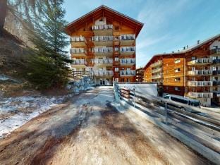 Snug apartment with balcony Hotel in Nendaz