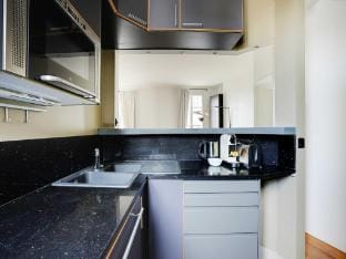 Comfortable apartment-1BR4P-Place du Trocadero Hotel in Paris