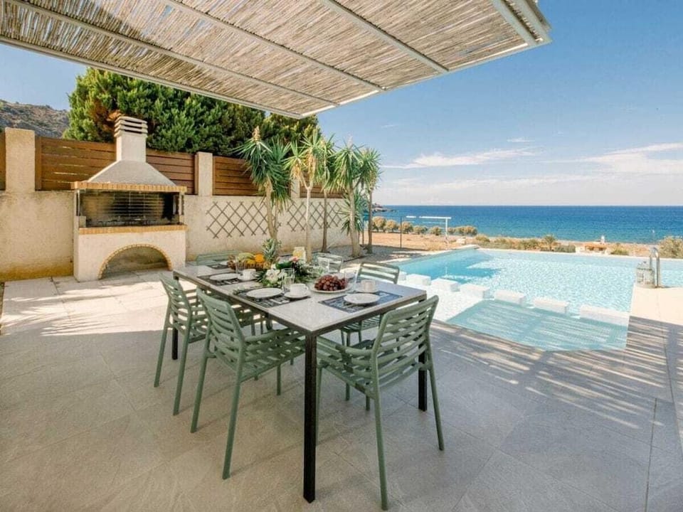 Villa in Sfinari with swimming pool Resort in Crete