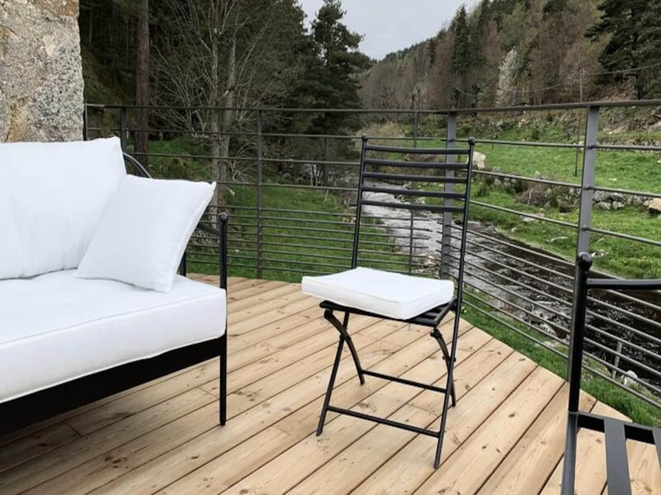 Gite de France 8 people Hotel in Auvergne-Rhône-Alpes