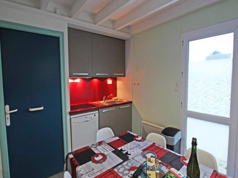 House 6 People Hotel in Normandy
