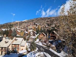 Beautiful Apartment With Balcony Hotel in Saint-Chaffrey