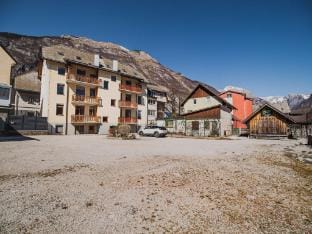Bovec Picturesque Mountain Vista Residences - Two Bedroom Apartment Hotel in Bovec