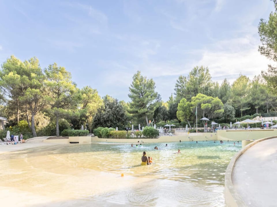 Apartment in Provence with Wave Pool Access Hotel in Mallemort