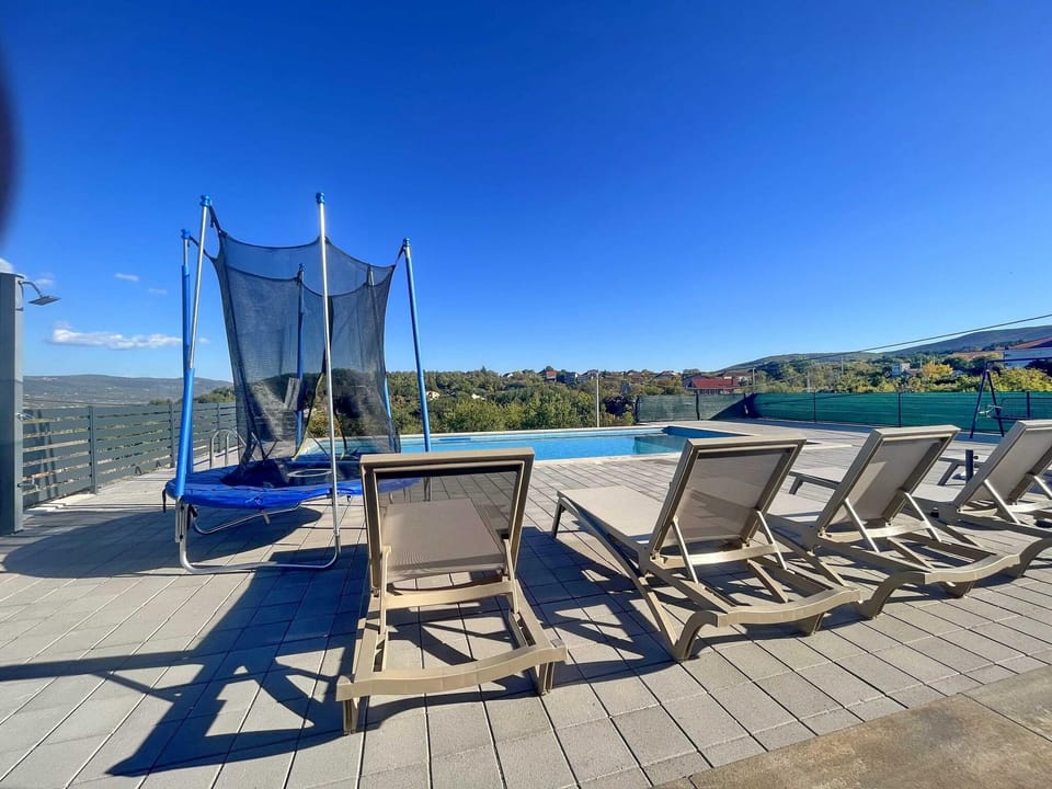 Villa Zuzul with Swimming Pool Resort in Split-Dalmatia County