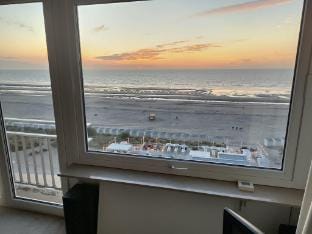 Apartment in Nieuwpoort-Bad with Sea View Hotel in Koksijde