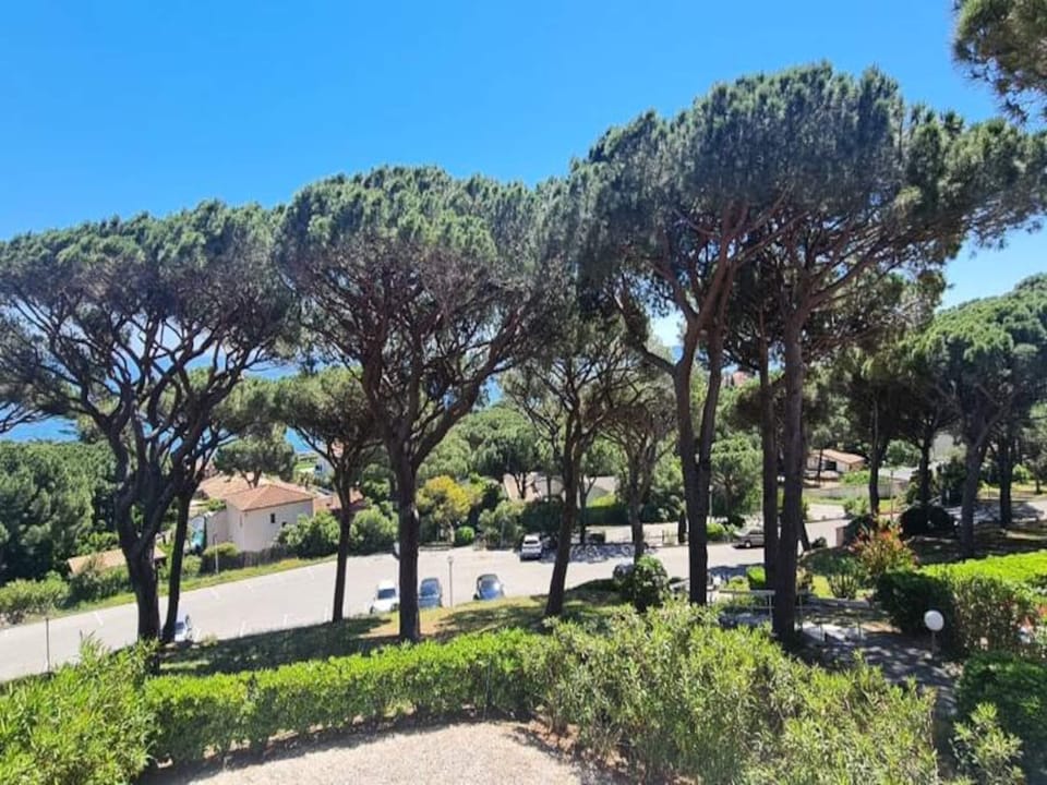 Apartments for 6 People Hotel in Sainte-Maxime