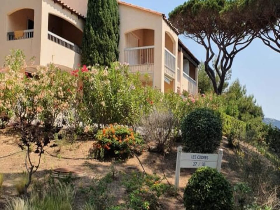 Apartments for 6 People Hotel in Sainte-Maxime