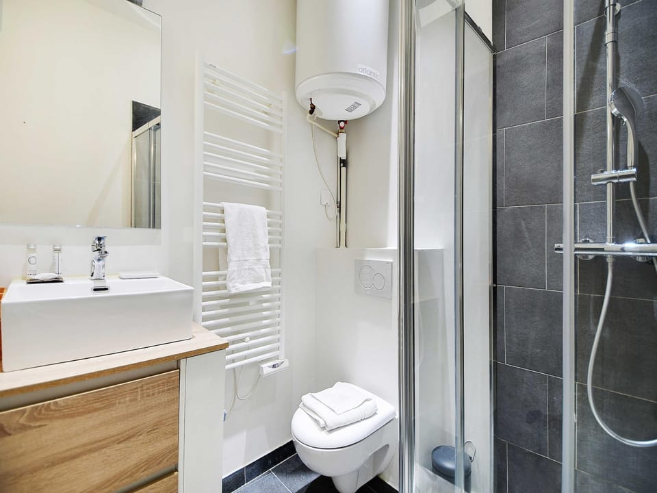 Classy studio loft - Marais Bastille Hotel in Paris
