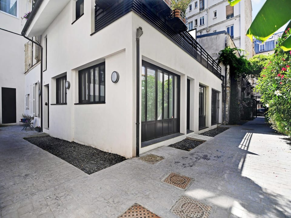 Classy studio loft - Marais Bastille Hotel in Paris