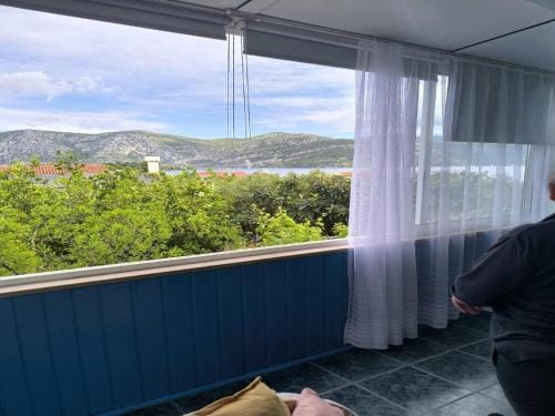 Cozy Apartments Zute, island of Korcula-Two-Bedroom Apartment With Terrace And Sea View A1 Hotel in Račišće