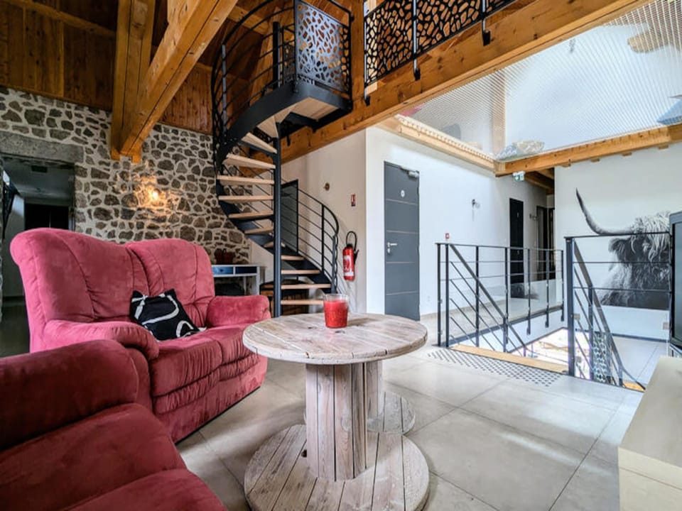 House 23 People Hotel in Auvergne-Rhône-Alpes