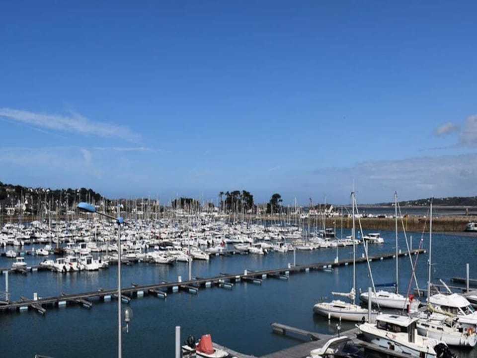 Rooms 5 People Hotel in Perros-Guirec