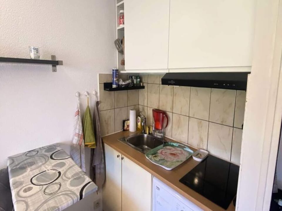 Studio for 4 People Hotel in Six-Fours-les-Plages