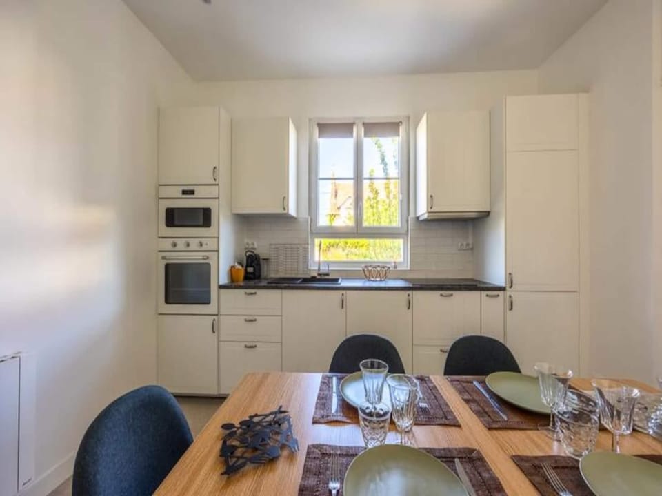 Houses  Villas for 5 People Hotel in Cabourg