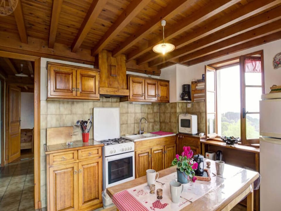 House 6 People Hotel in Auvergne-Rhône-Alpes