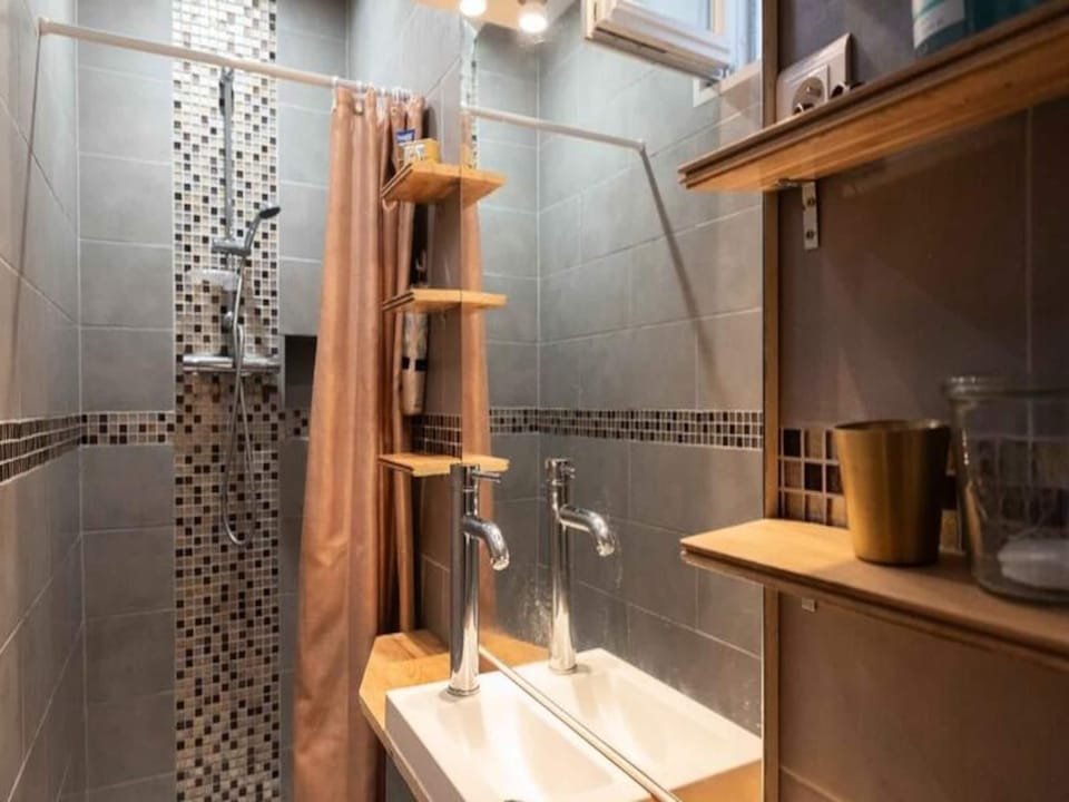 Apartments for 3 People Hotel in Île-de-France
