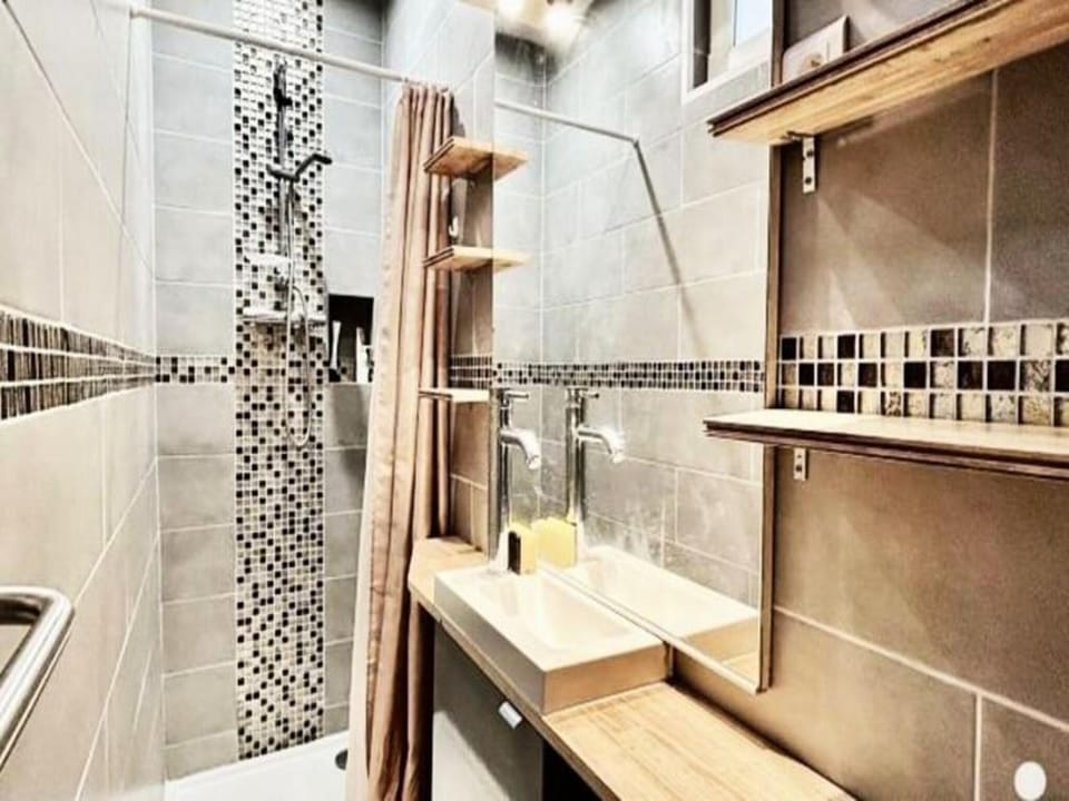 Apartments for 3 People Hotel in Île-de-France