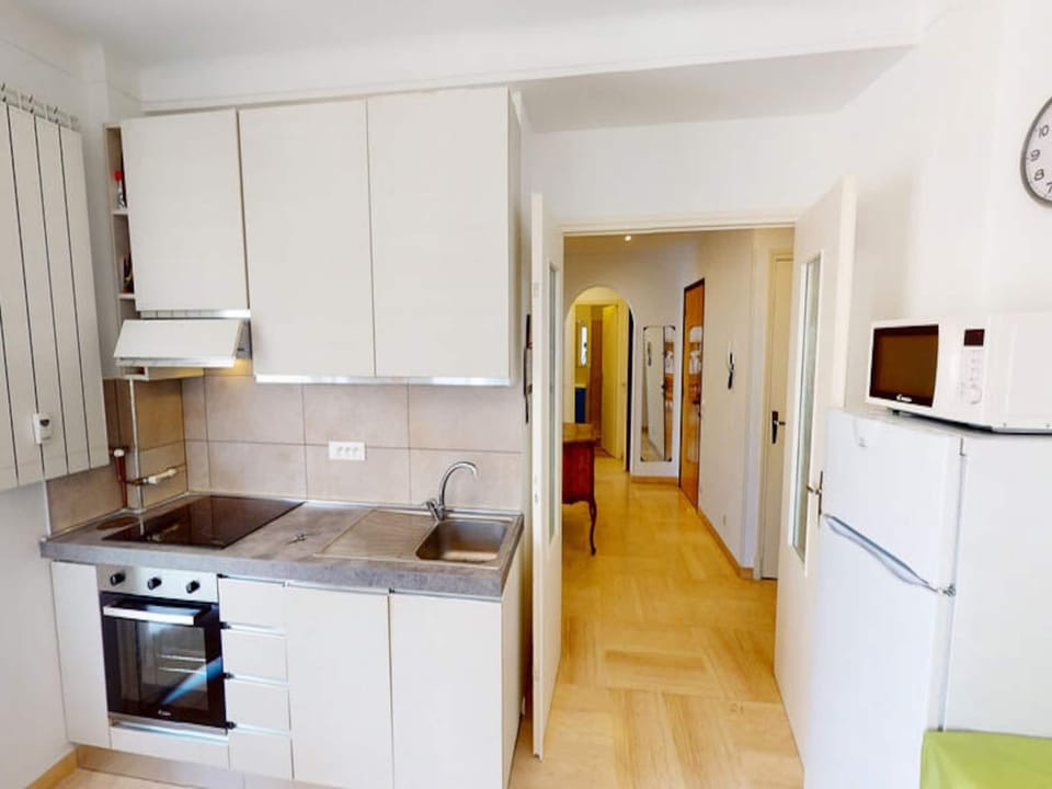 Rooms for 4 People Hotel in Menton