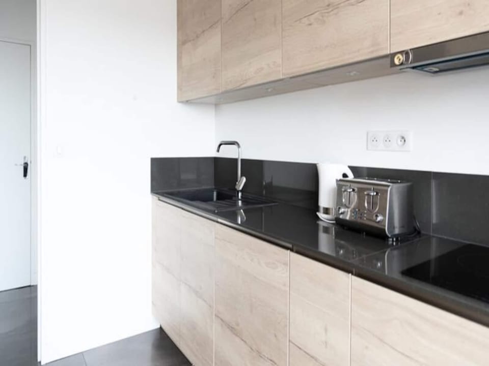 Apartments for 6 People Hotel in Paris