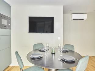 Charming Apartment 2 bedrooms Center of Paris Hotel in Paris