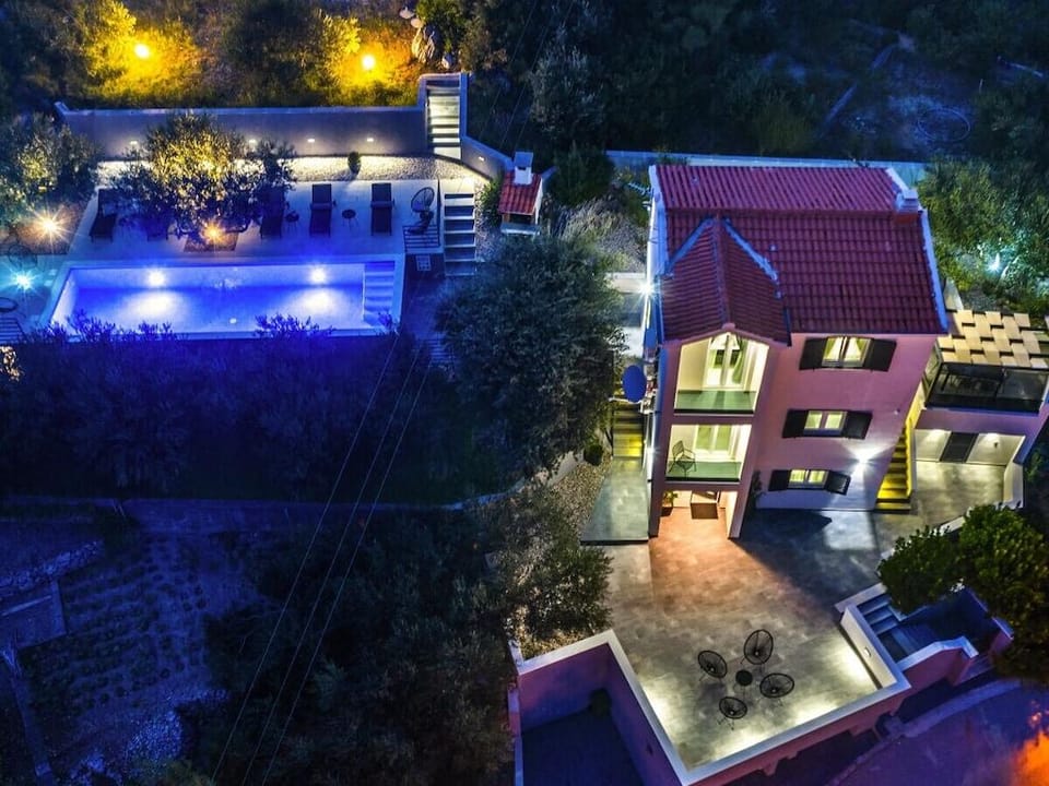 Villa in Krvavica with barbecue and Wi-Fi Resort in Split-Dalmatia County