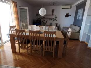 Three Bedroom Apartment with Terrace and Sea View Hotel in Split-Dalmatia County