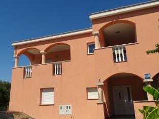 Apartmani Luna - One Bedroom  Apartment Hotel in Šibenik-Knin County, Croatia