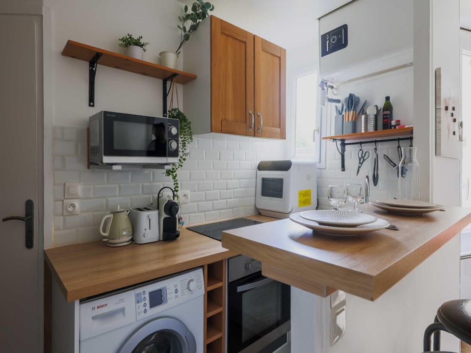 Charming apartment - 1BR- 4P- Oberkampf Hotel in Paris