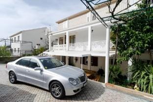 Apartments Villa Nikol - Standard One Bedroom Apartment with Sea View APT 6 Hotel in Dubrovnik-Neretva County