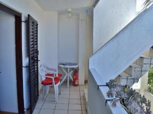 Apartments Jug - Comfort Studio Apartment with Balcony and Sea View Hotel in Lopar