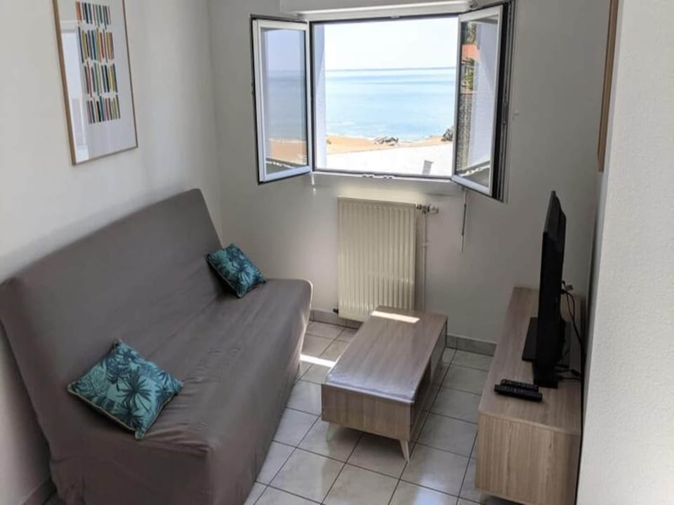 Apartments for 5 People Hotel in Saint-Nazaire