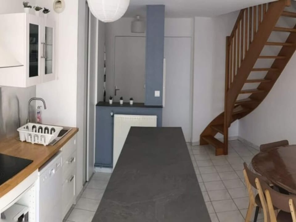 Apartments for 5 People Hotel in Saint-Nazaire