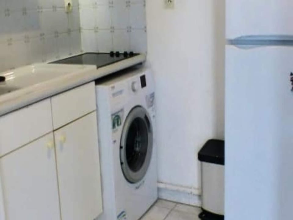 Apartments for 4 People Hotel in Six-Fours-les-Plages
