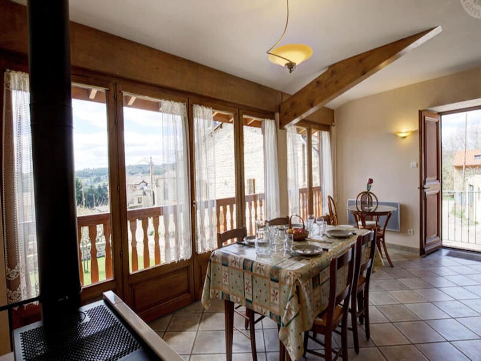 House 2 People Hotel in Auvergne-Rhône-Alpes