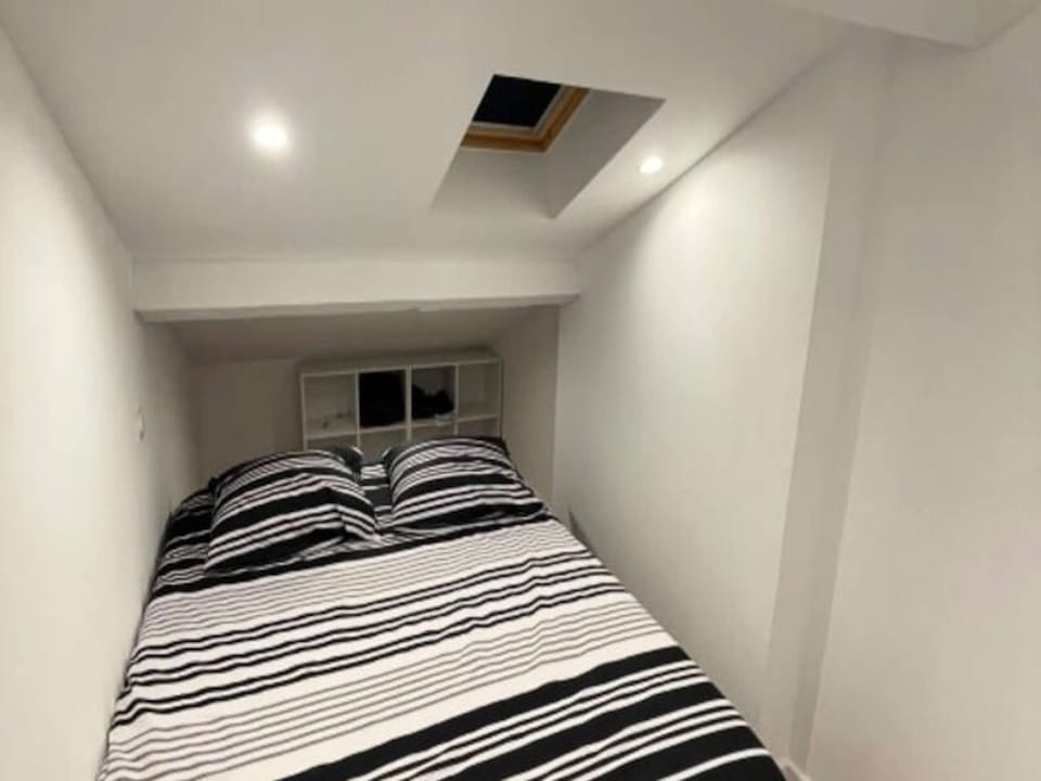 Apartments for 4 People Hotel in Toulon