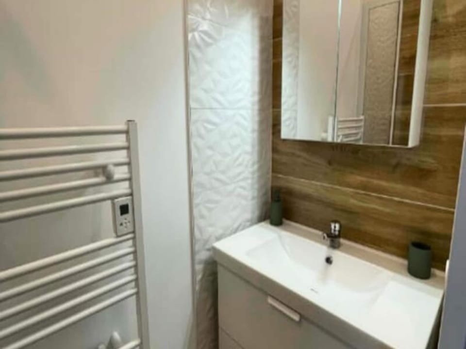 Apartments for 4 People Hotel in Toulon