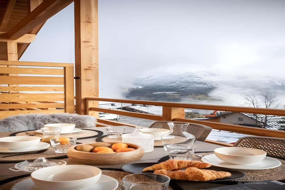 Apartment with panoramic mountain views Hotel in Haute-Savoie