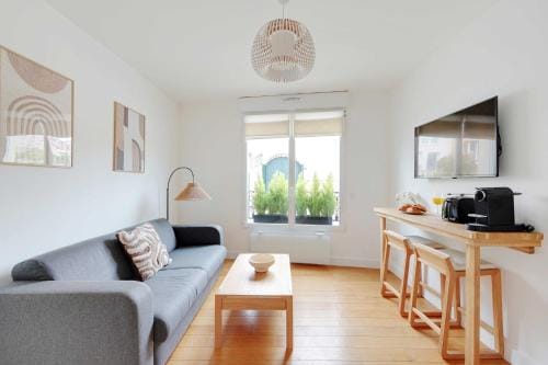 Charming apartment - 1BR-4P- Suresnes Hotel in Puteaux