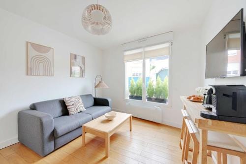 Charming apartment - 1BR-4P- Suresnes Hotel in Puteaux