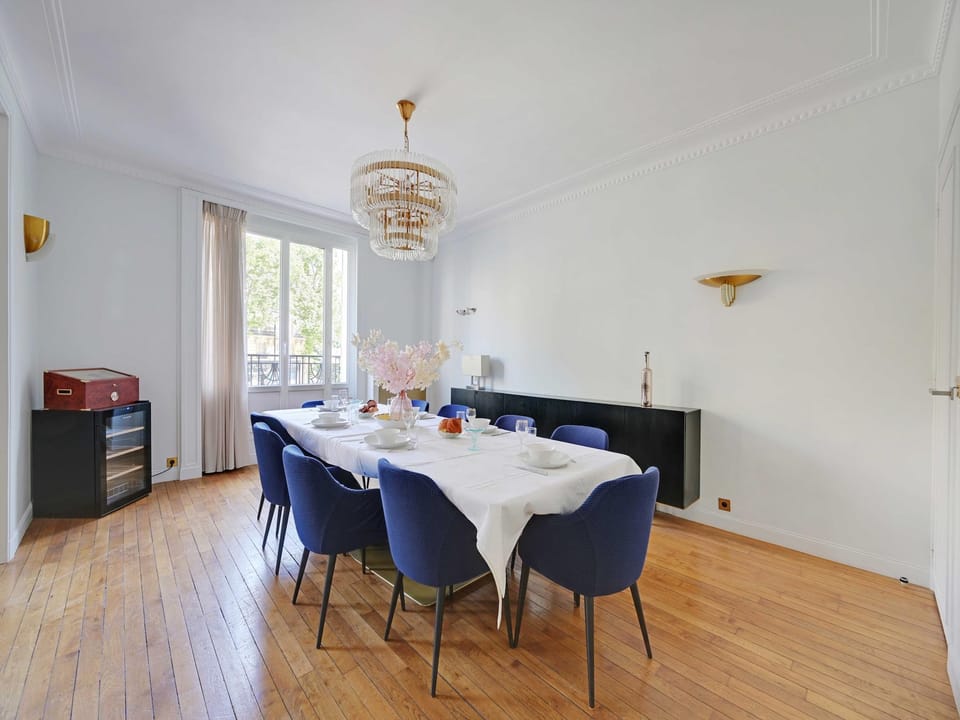 Spacious apartment 3BR6P- Palais des Congres Hotel in Paris