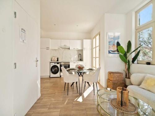 Modern Apartment - 2BR4P - Center of St Tropez Hotel in Saint-Tropez